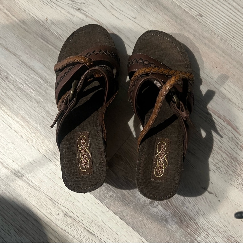 NEW Chic Brown Wedge Sandals - size 7 - Picture 4 of 4